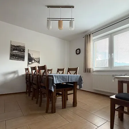 Hrady Apartman *