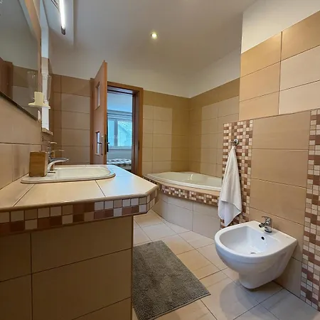 Hrady Apartman *