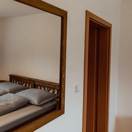 Hrady Apartman *