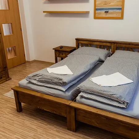 Hrady Apartman *